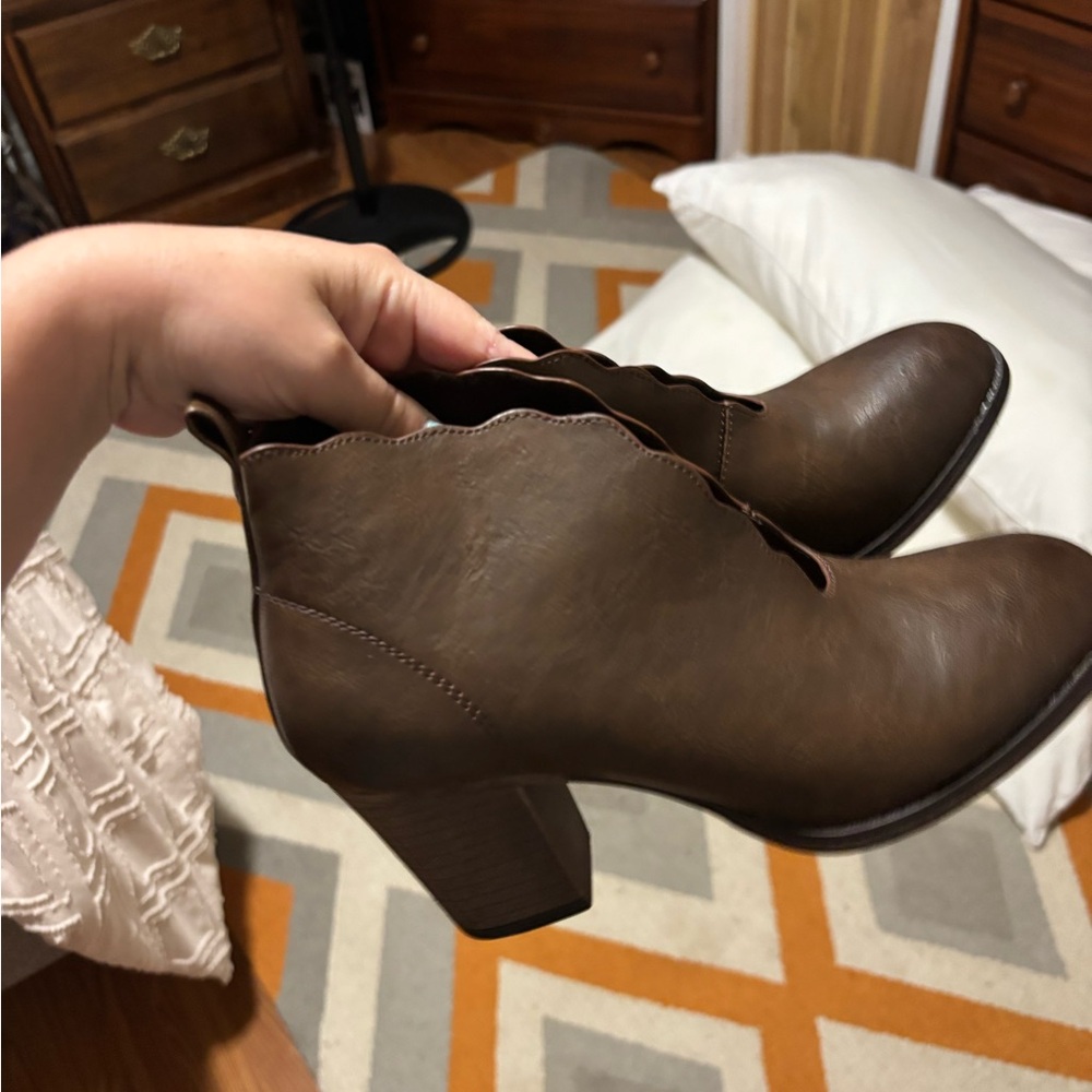 Women booties 6.5